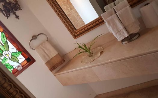 Alquilo Residencia Full Amoblada, Cerca Al Colegio Roosevelt