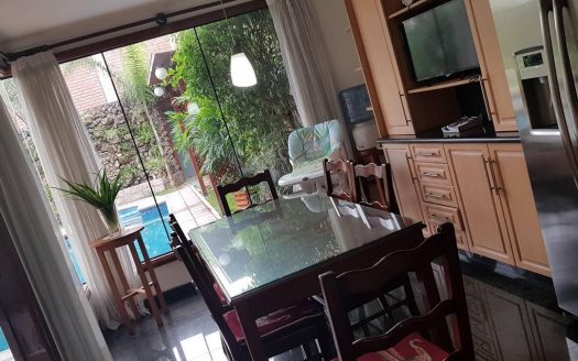 Alquilo Residencia Full Amoblada, Cerca Al Colegio Roosevelt